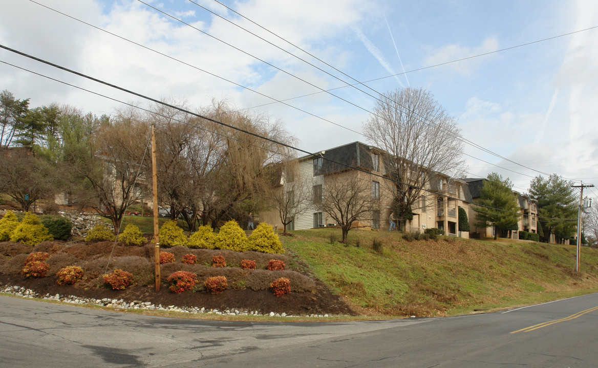 Cedar Ridge Apartments in Roanoke, VA - Building Photo