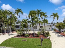 1453 Venetian Ct in Cape Coral, FL - Building Photo
