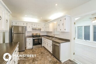 7616 N Serene Ave in Kansas City, MO - Foto de edificio - Building Photo