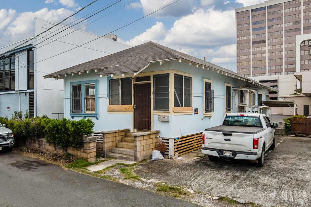 1012 Akala Ln in Honolulu, HI - Foto de edificio