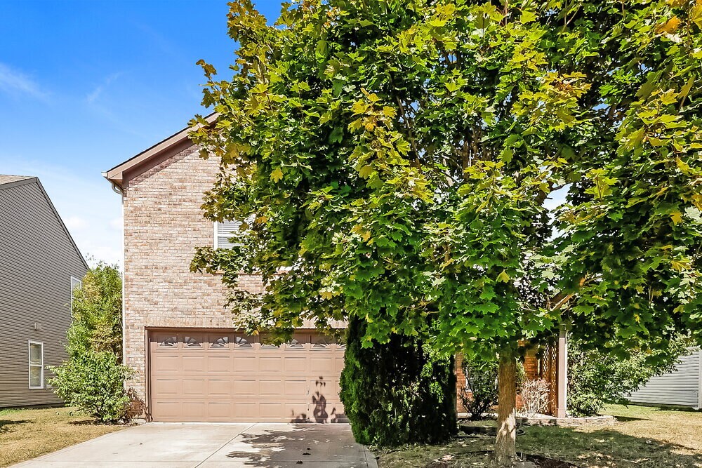 6878 Merritt Ridge Way in Avon, IN - Building Photo