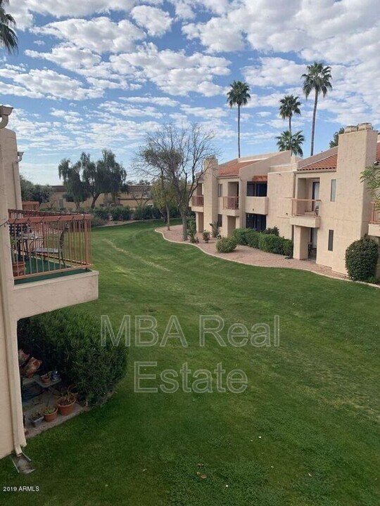 9275 E Mission Ln in Scottsdale, AZ - Building Photo