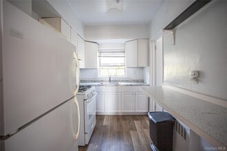 325 Shore Rd in Long Beach, NY - Building Photo - Building Photo