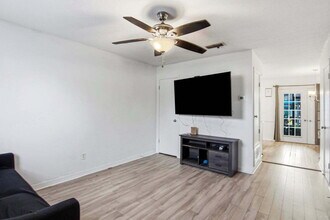 1325 Greendale Ave in Fort Walton Beach, FL - Building Photo - Building Photo