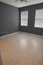 1040 NW 33rd Ct in Pompano Beach, FL - Building Photo - Building Photo