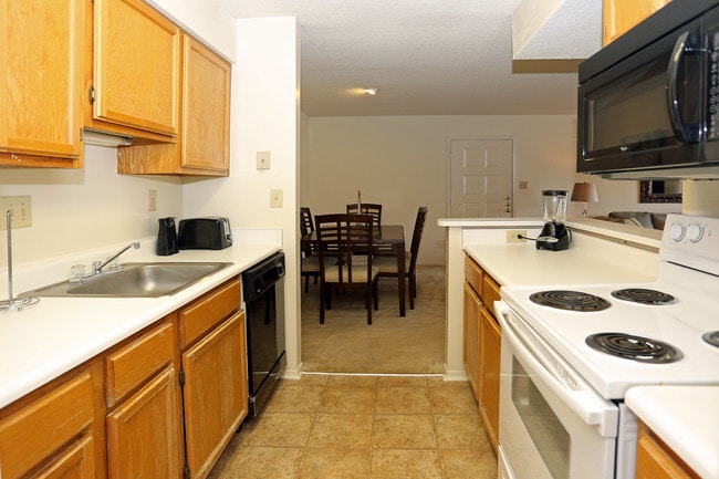 Pass Pointe Apartments in Biloxi, MS - Foto de edificio - Building Photo