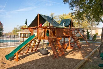 Meadowood Apartments in Kansas City, MO - Foto de edificio - Building Photo