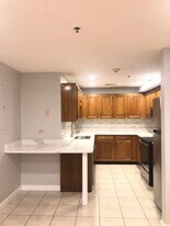 39 Parlin St, Unit 203 in Everett, MA - Building Photo