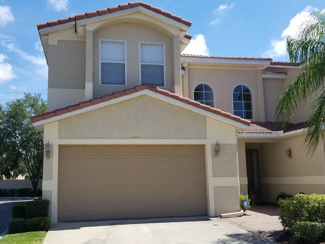 10419 La Mirage Ct in Tampa, FL - Building Photo - Building Photo