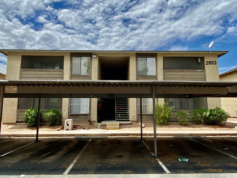 2853 Wheelwright Dr in Las Vegas, NV - Building Photo