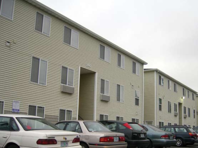 Lassam Terrace Apartments in Portland, OR - Building Photo - Building Photo