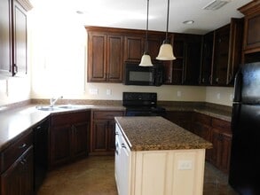3864 Napa Dr in Valdosta, GA - Building Photo - Building Photo