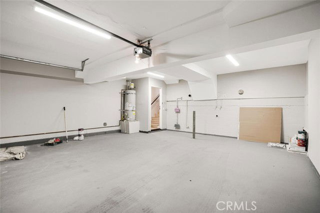 property at 5800 Owensmouth Ave