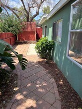 8621 Willow Terrace in Santee, CA - Foto de edificio - Building Photo