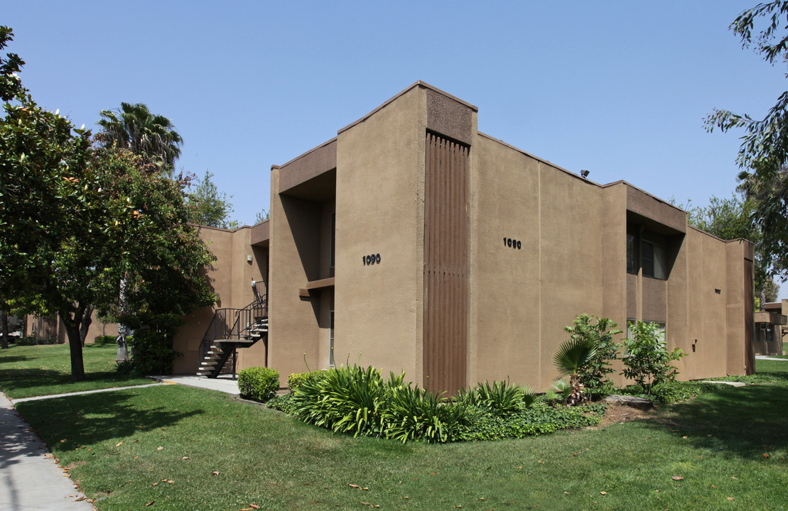 Springbrook Park Apartments in Riverside, CA - Building Photo