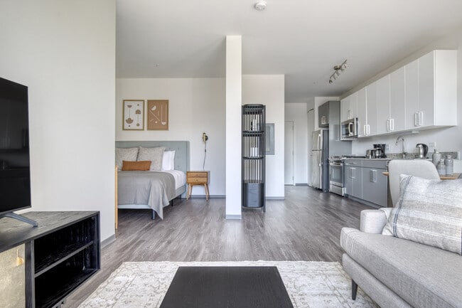 2340 N California Ave in Chicago, IL - Building Photo - Building Photo