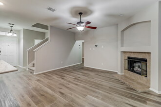 728 Princeton Dr in Desoto, TX - Building Photo - Building Photo