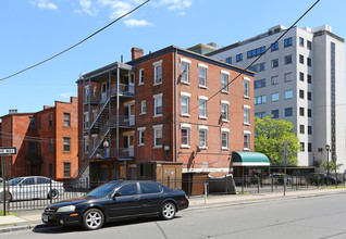 106-108 Jefferson St in Hartford, CT - Foto de edificio - Building Photo