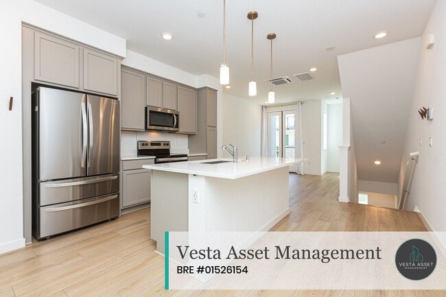 property at 2831 Tradewind Ct