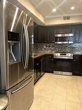 2304 Triad Ln in Tampa, FL - Building Photo - Building Photo