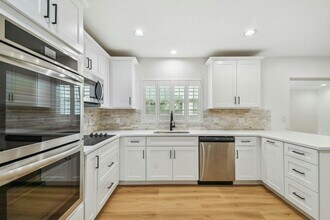 4802 W Longfellow Ave in Tampa, FL - Building Photo - Building Photo