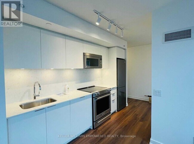 30 Samuel Wood Wy in Toronto, ON - Building Photo - Building Photo