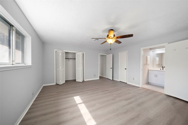 13703 Piping Rock Ln