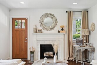 828 Kirkwood Ave in Nashville, TN - Building Photo - Building Photo