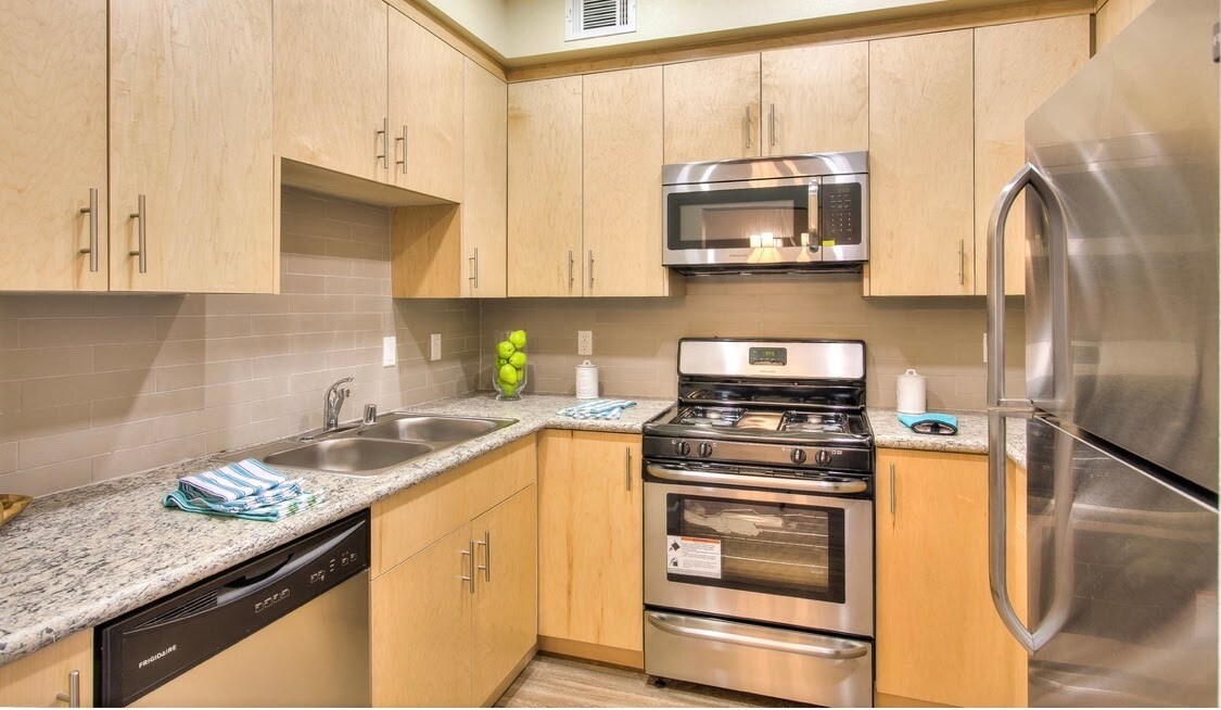 12455 San Fernando Rd in Los Angeles, CA - Building Photo