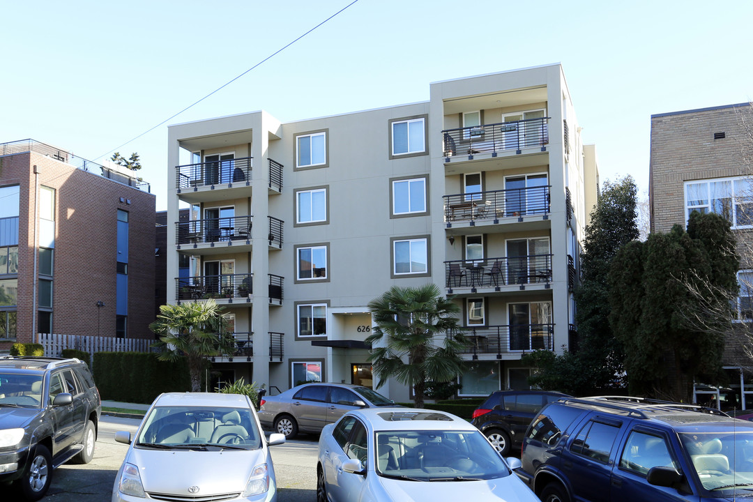 Queen Anne Commons Apartments in Seattle, WA - Building Photo