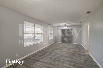 8704 Country Creek Blvd in Jacksonville, FL - Building Photo - Building Photo