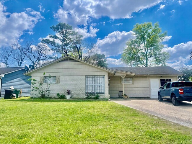 547 W Obion Rd in Houston, TX - Building Photo - Building Photo