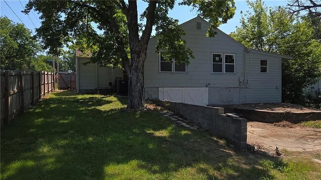 4456 N Bellefontaine Ave in Kansas City, MO - Building Photo - Building Photo