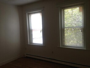 15 Colborne Rd, Unit 5 in Boston, MA - Foto de edificio - Building Photo