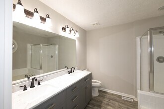 4015 Shadow Pointe Ln in Indianapolis, IN - Building Photo - Building Photo
