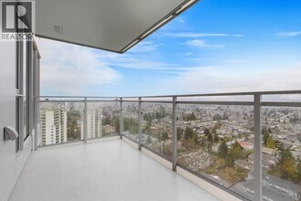 5685 Halley Ave in Burnaby, BC - Building Photo - Building Photo