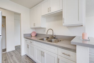 526 Ardmore in Los Angeles, CA - Foto de edificio - Interior Photo