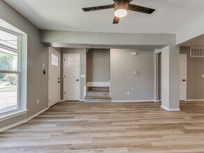 1717 Camelot Dr in Norman, OK - Foto de edificio - Building Photo