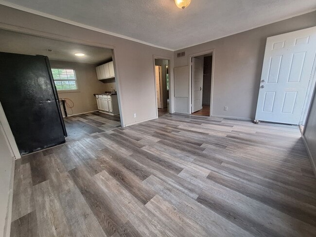 property at 3136 S Clifton Ave