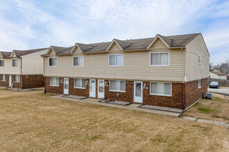 Merrillville 4 Plexes in Merrillville, IN - Building Photo - Primary Photo