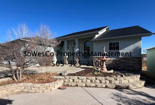 5795 Hood Mesa Trail in Farmington, NM - Building Photo