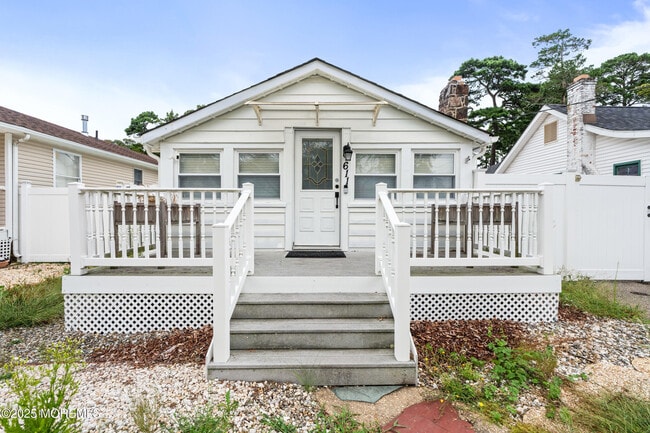 611 Parkside Ave in Toms River, NJ - Building Photo - Building Photo