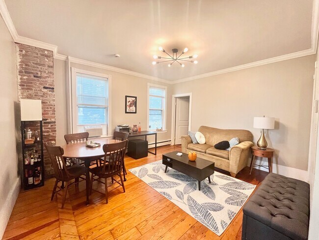 180 Hillside St, Unit 1 in Boston, MA - Foto de edificio - Building Photo