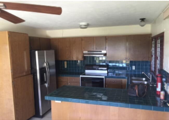 8478 Hale Lio St in Kekaha, HI - Building Photo - Building Photo