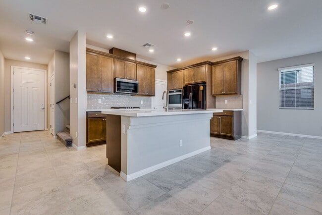 10652 Glowing Dawn Ave in Las Vegas, NV - Building Photo - Building Photo