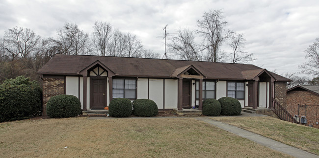 811 Flanders Ln in Knoxville, TN - Foto de edificio - Building Photo