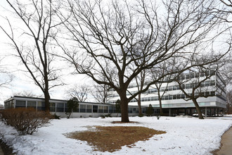 Shoreview Apartments in Evanston, IL - Building Photo - Building Photo