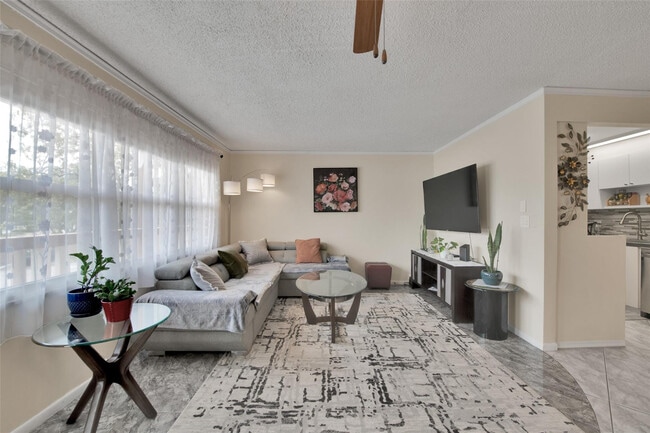 4302 Martinique Cir in Coconut Creek, FL - Building Photo - Building Photo