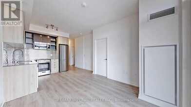 10 De Boers Dr in Toronto, ON - Building Photo - Building Photo