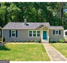 2032 North Ave NW in Atlanta, GA - Building Photo